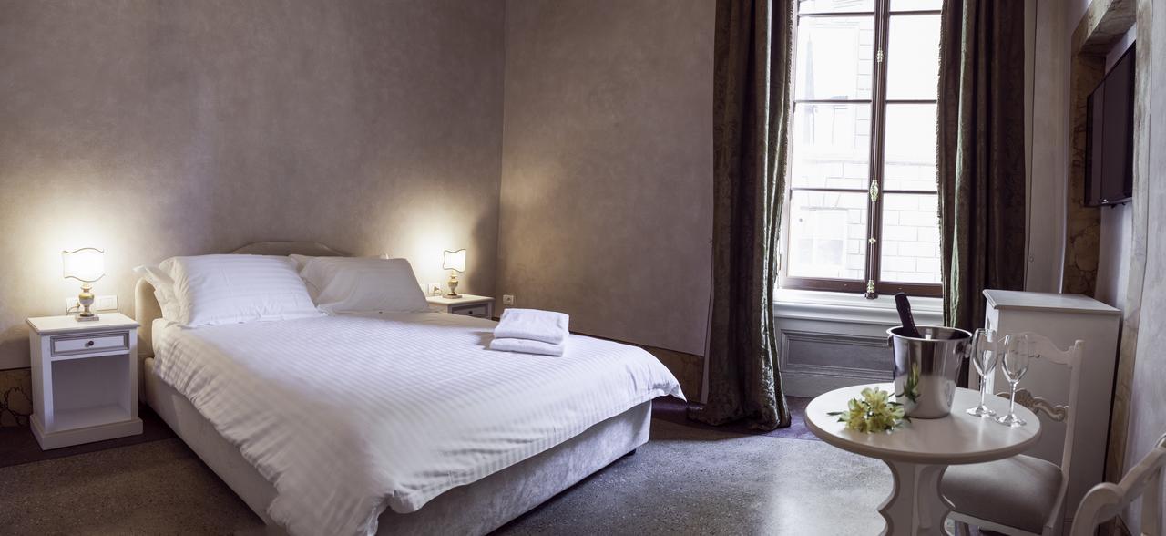 Bed and Breakfast Palazzo D'Oltrarno - Residenza D'Epoca Флоренция Экстерьер фото